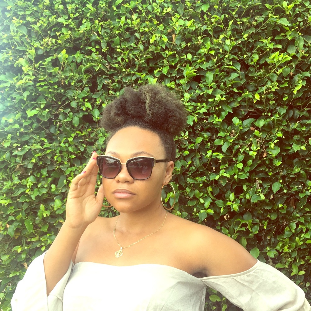 SUNGLASSES 😎 COME IN 4 BEAUTIFUL SHADES!!
